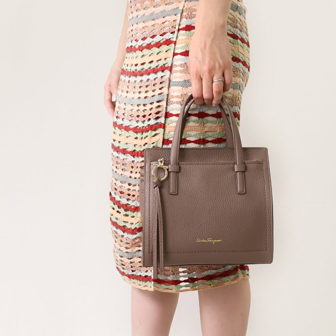 フェラガモ 2WAYバッグ 【AMY：エイミー】 21F478 741018 CARAWAY SEED 