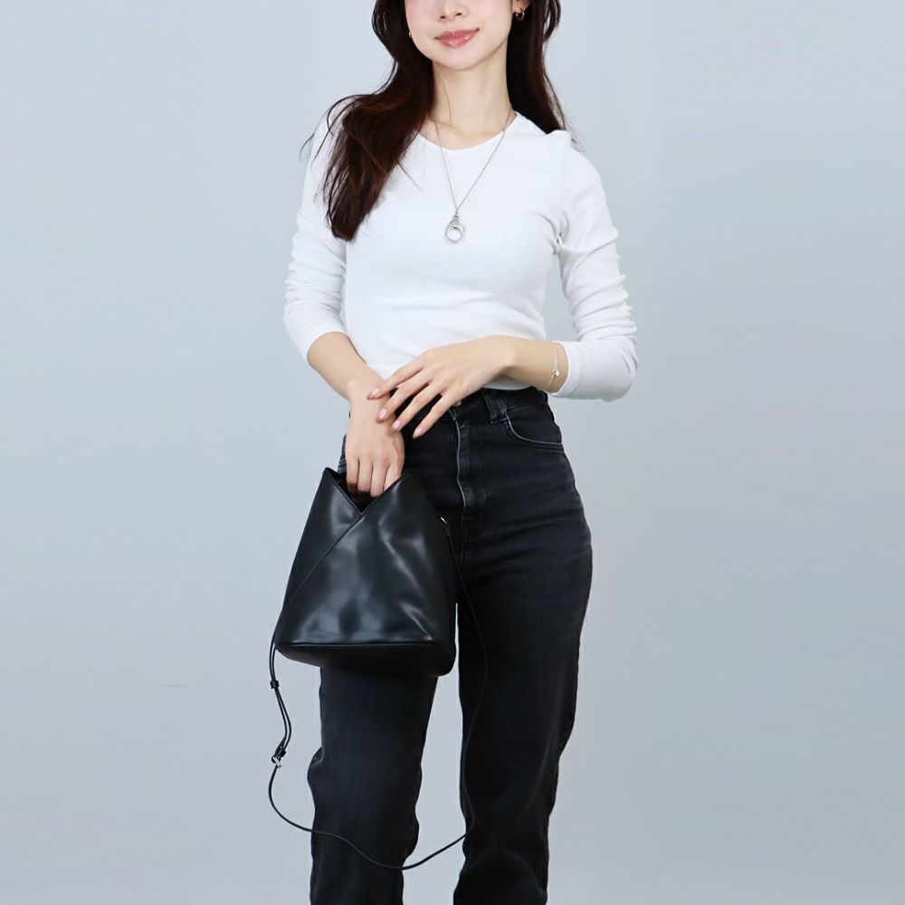 エムエムシックス メゾンマルジェラ MM6 MAISON MARGIELA 2WAYバッグ ジャパニーズバッグ SB6WD0026 P4313 ブラック