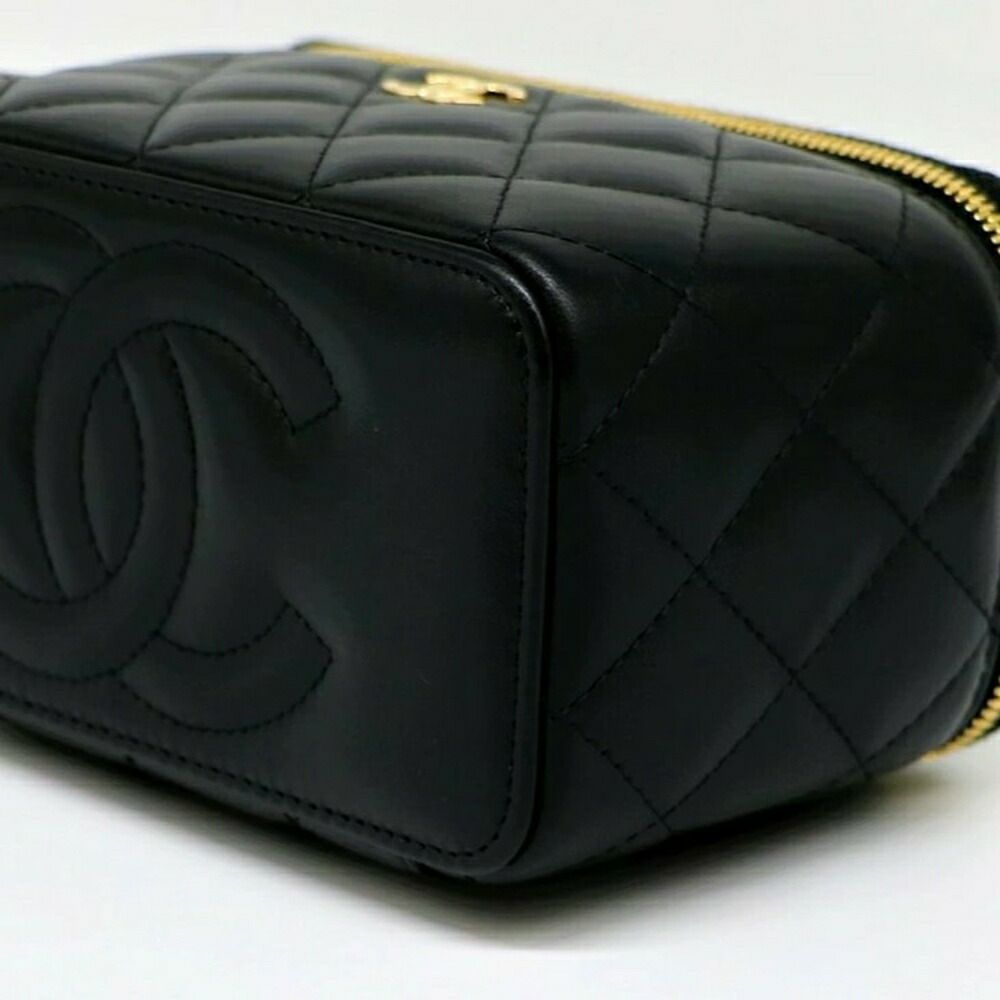 【リユース品】 シャネル CHANEL バッグ ショルダーバッグ ヴァニティ チェーンクラッチ AP3768 ブラック/ゴールド金具 【お取り寄せ】