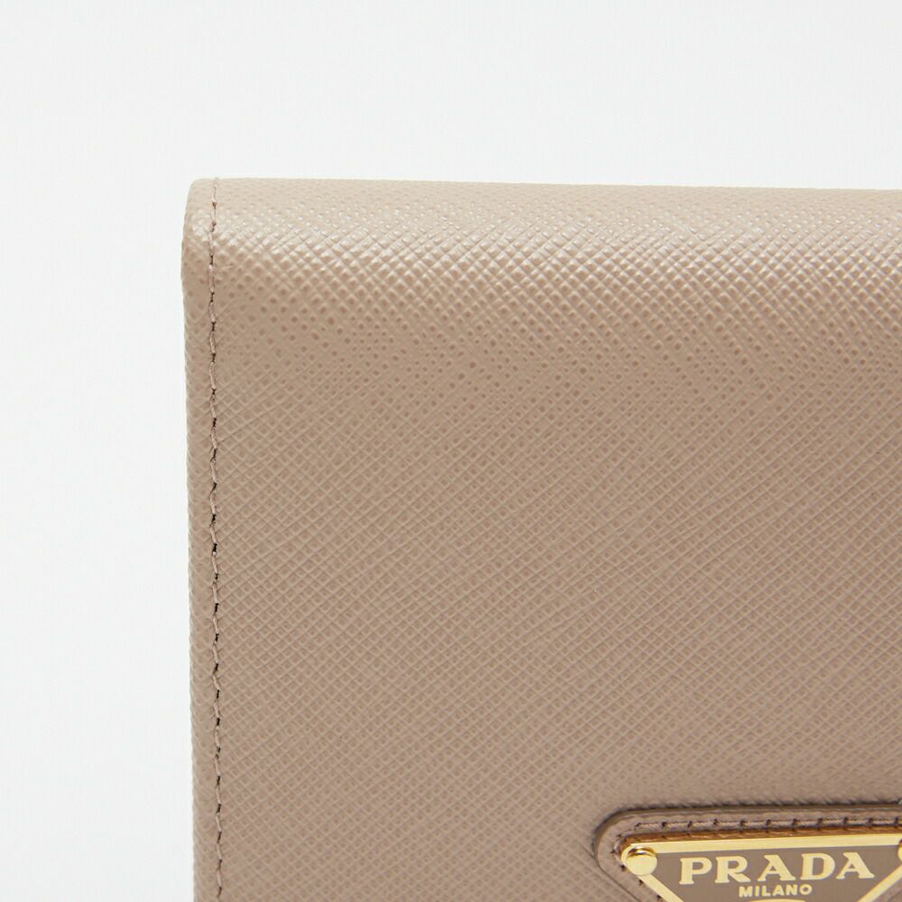 プラダ 折財布 【SAFFIANO TRIANG：サフィアーノトライアングル】 1MV204 QHH ベージュ系(F0236 CIPRIA) PRADA
