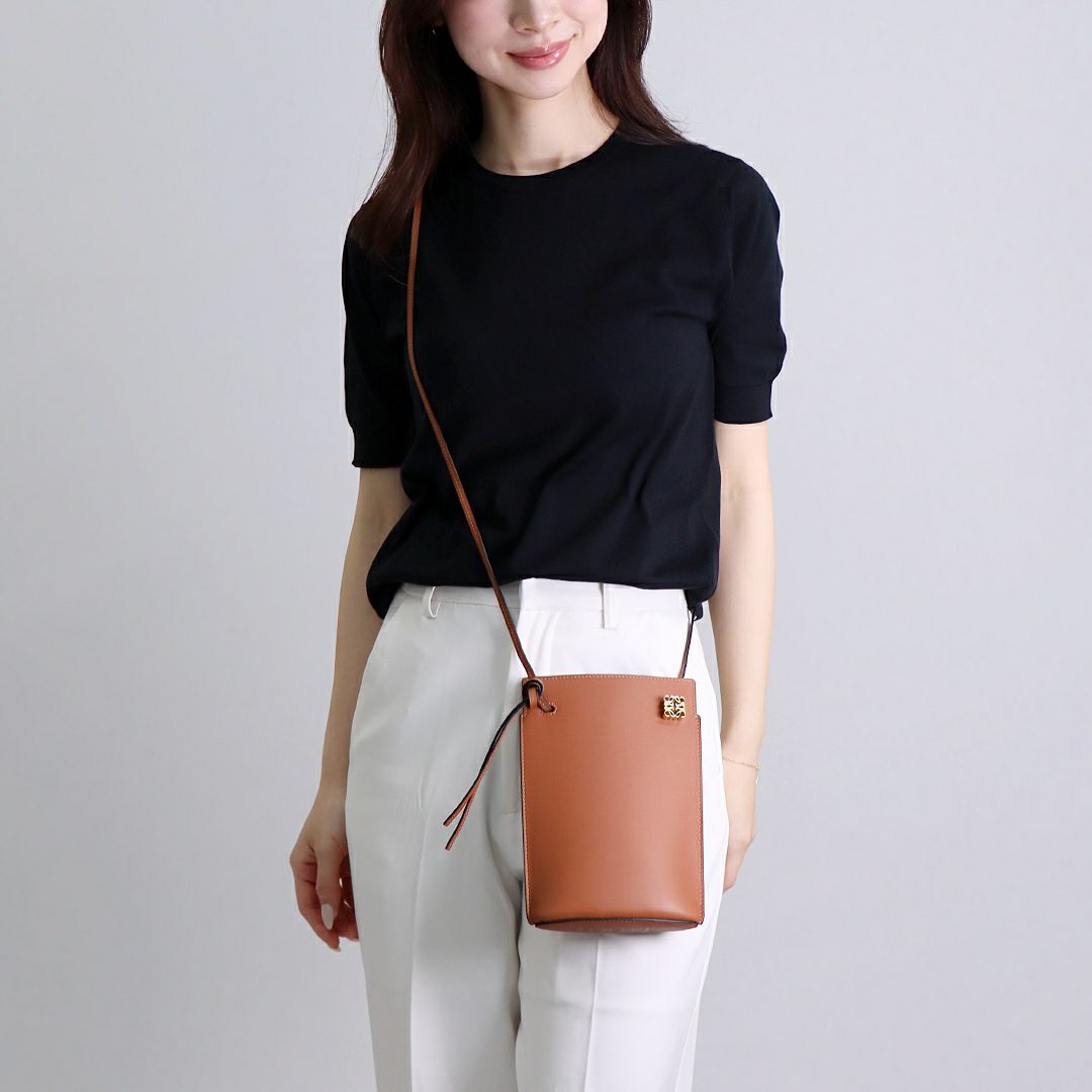 ロエベ LOEWE ショルダーバッグ ショルダーポーチ ダイスポケット C630R12X01 2530 TAN  【お取り寄せ】