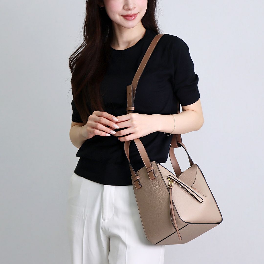 ロエベ LOEWE 2WAYバッグ ハンモック コンパクト A538H13X03 2150 SAND 【お取り寄せ】