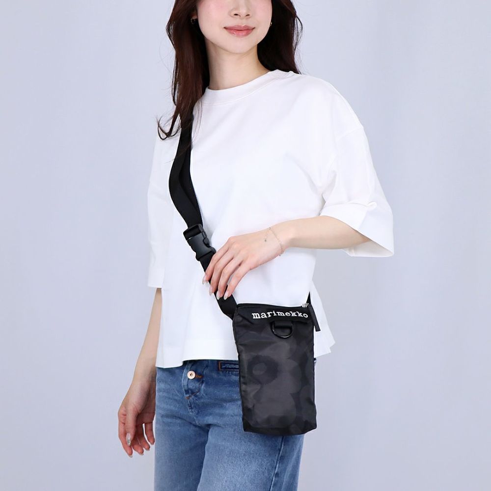 マリメッコ MARIMEKKO ショルダーバッグ NEAT PHONE POCKET UNIKKO 94124 999 DARK GREY G 【ゆうパケ可】【同梱不可】【ギフト不可】【RSL】