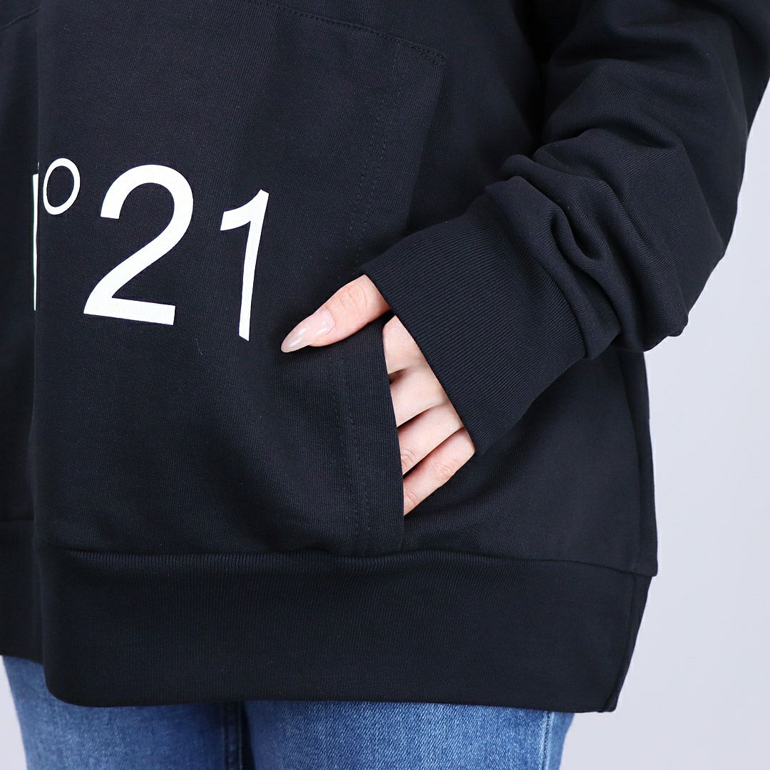 ヌメロヴェントゥーノ N°21 レディース スウェット パーカー フーディ プルオーバー N21893N0154 0N900 BLACK