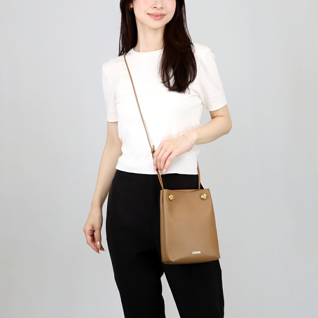 ロエベ LOEWE ショルダーバッグ PEBBLE POUCH CANBSPPX01 【お取り寄せ】