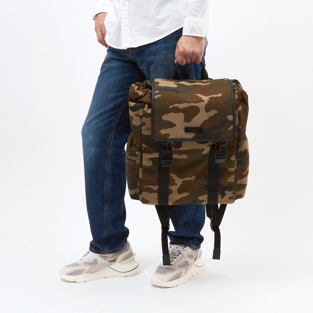 ジャンニキアリーニ GIANNI CHIARINI ジャンニキャリーニ リュックサック バックパック OSLO オスロ B18416 14210 CAMO 【ギフト不可】