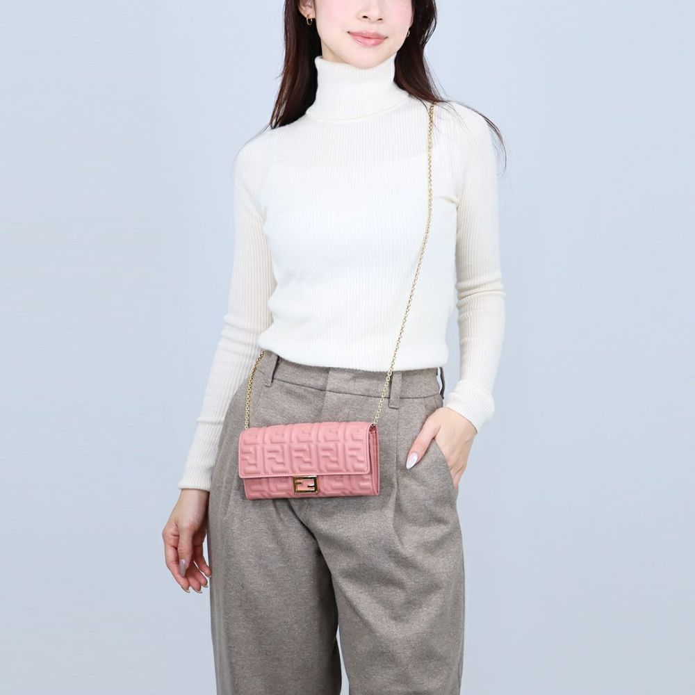 フェンディ FENDI チェーンウォレット 長財布 CONTINENTAL コンチネンタル 8M0365 AAJD F13VM MACARON+SOFT GOLD 【お取り寄せ】