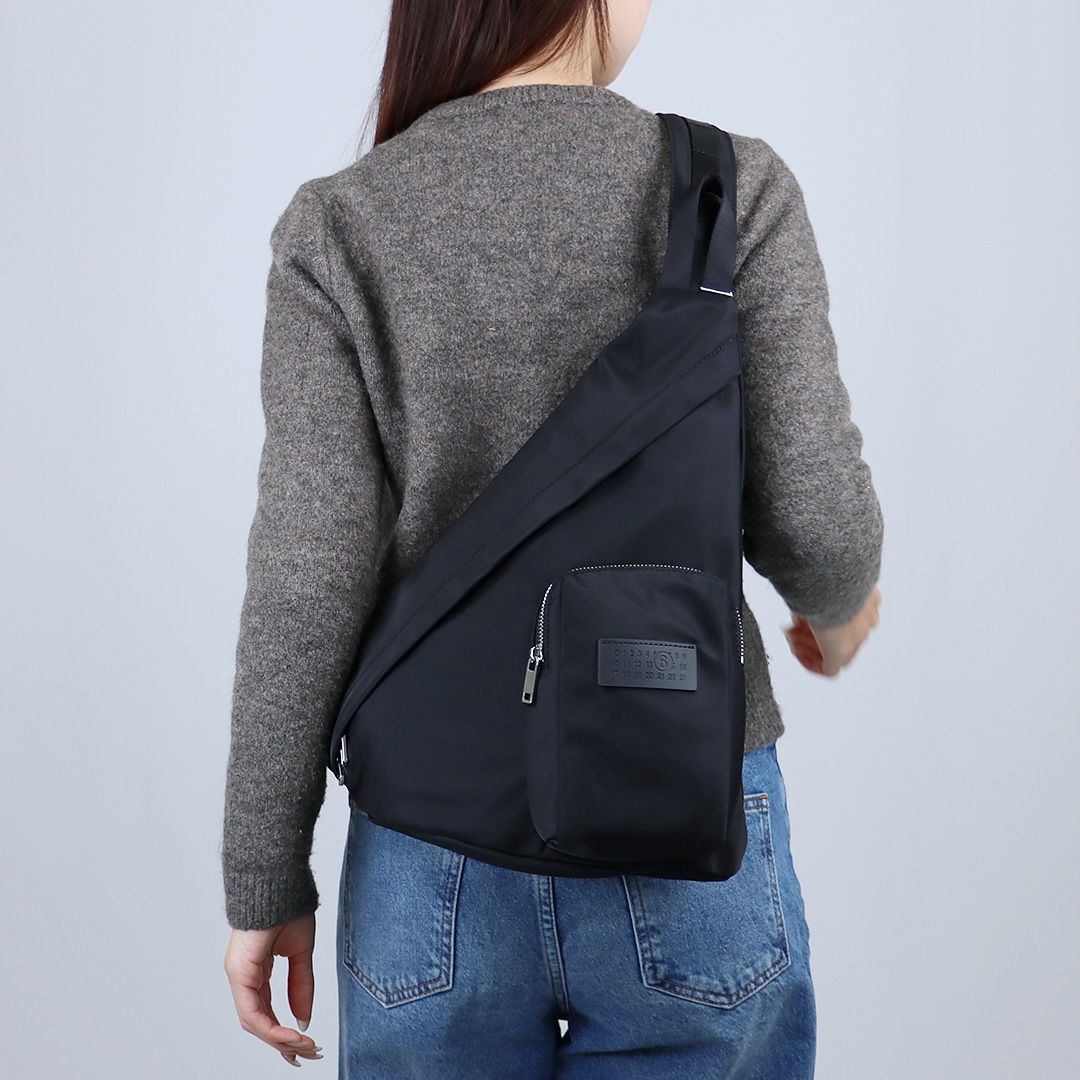 エムエムシックス メゾンマルジェラ MM6 MAISON MARGIELA ショルダーバッグ ボディバッグ クロスボディ ポケットナイロンスリングバッグ ジャパニーズ SB5WG0019P8504 T8013 BLACK